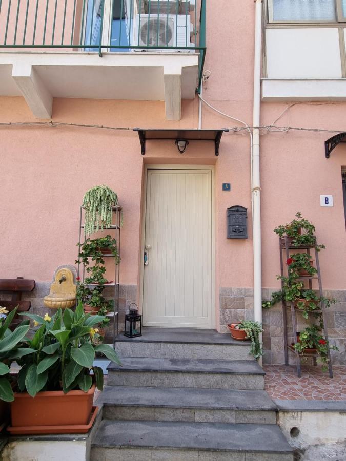 Suite 53 Aci Trezza Esterno foto